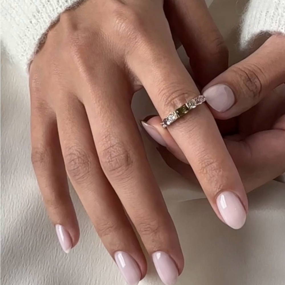 Nwt Gold Stackable Ring With Olive Center And Pas… - image 2